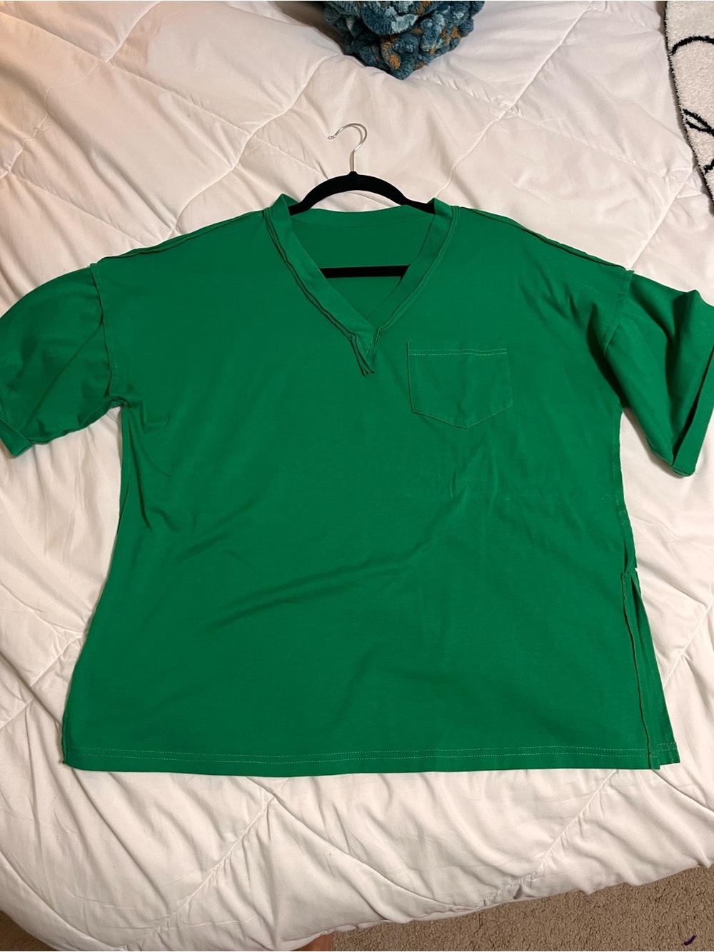 Women’s Short Sleeve V-Neck Tee in Green